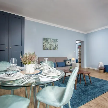 Veronica & Maison Laguna