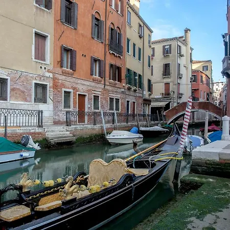 Veronica & Maison Laguna