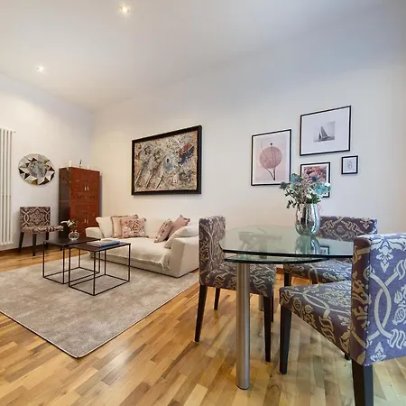 Veronica & Maison Laguna