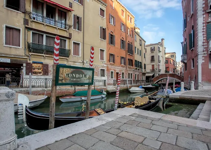 Veronica & Maison Laguna *