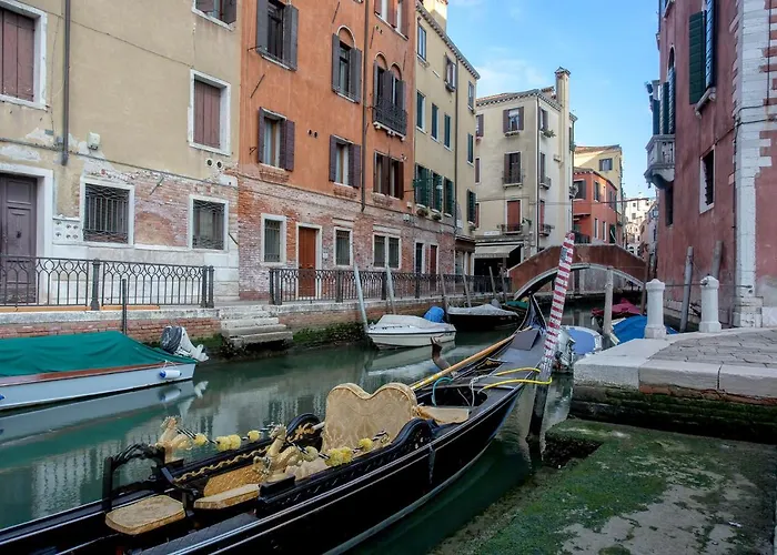 Veronica & Maison Laguna