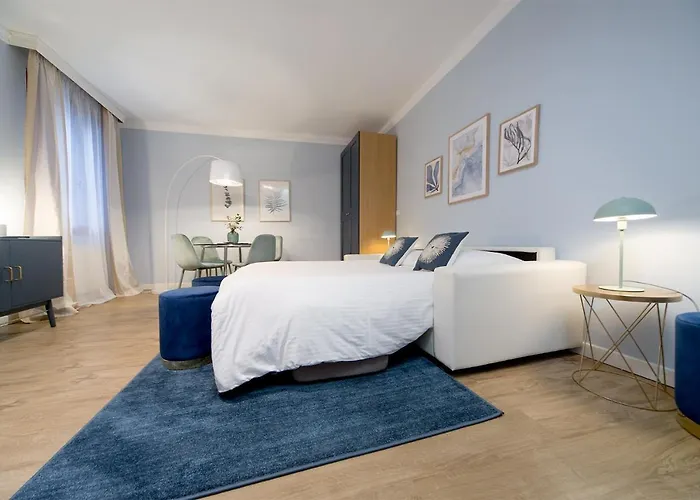 Veronica & Maison Laguna 公寓 *