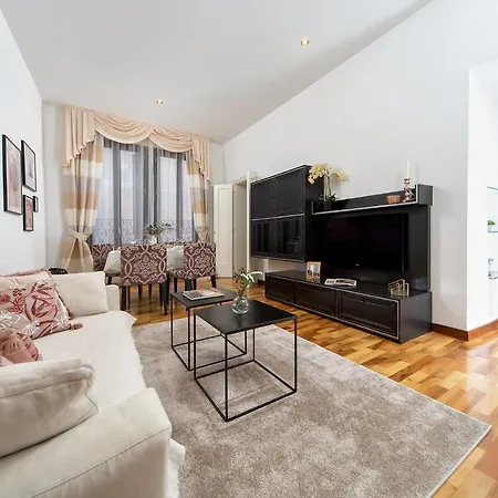 Veronica & Maison Laguna Daire *