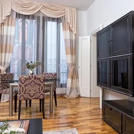 Veronica & Maison Laguna *