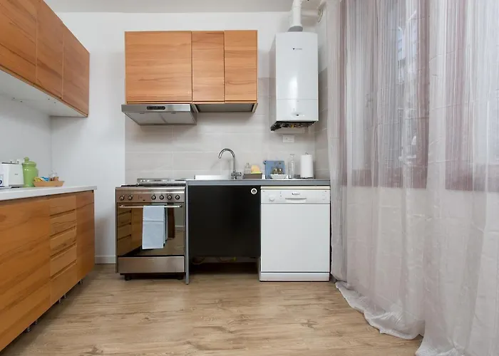 Veronica & Maison Laguna Apartment *