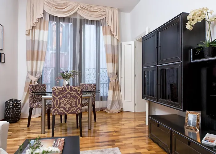 Veronica & Maison Laguna *