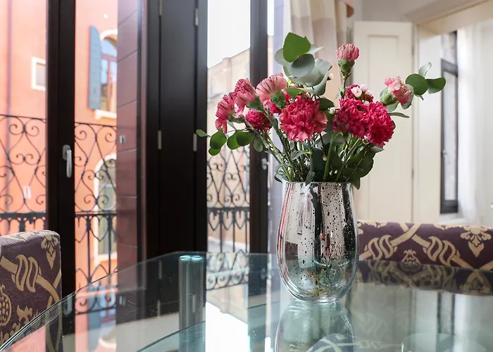 Veronica & Maison Laguna Apartment *