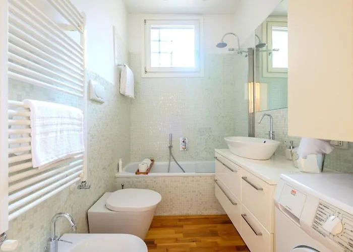 Veronica & Maison Laguna